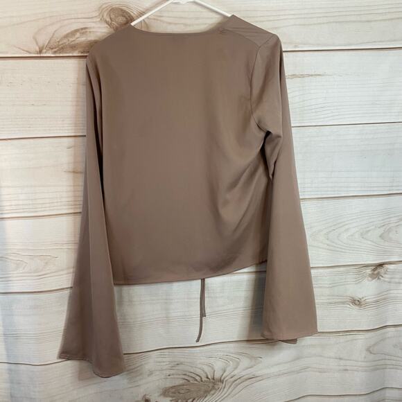 Tobi Brown Long Sleeve Tie Front Blouse Size Small - Picture 4 of 7